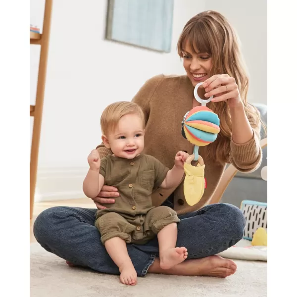 SKIP HOP Hračka aktivní na C kroužku Discoverosity 3v1 Montessori 0m+