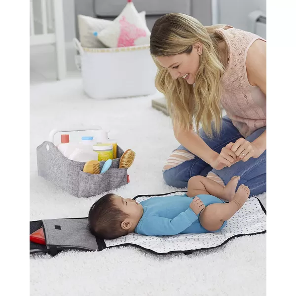 Skip Hop Organizér s osvětlením na hygienické potřeby